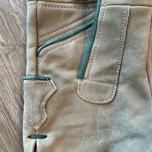 Kids Lederhosen - Picture 4 of 4